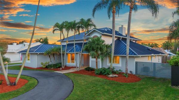 Parintis, 10060 SW 144th St, Kendall, Florida 33176, image 2