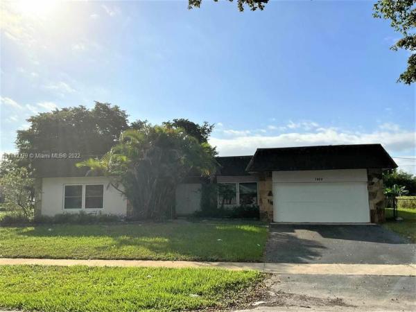 Mirror Lake Estates, 7400 NW 13th St, Plantation, Florida 33313, image 2