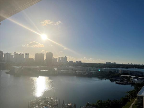 Del Prado, 18071 Biscayne Blvd #804-3, Aventura, Florida 33160, image 2