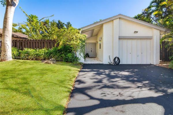 The Crossings, 12916 SW 108th St, The Crossings, Florida 33186, image 2
