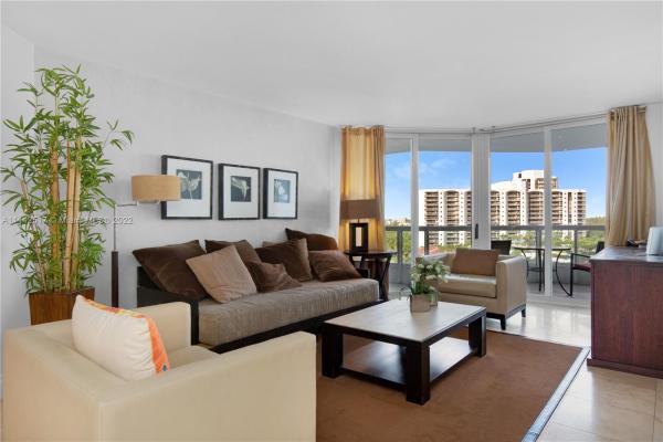 South Tower At The Point, 21055 NE 37th Ave #905, Aventura, Florida 33180, image 2
