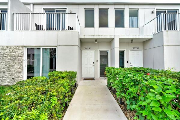 Vittoria Gardens, 13737 SW 259th Ln #13737, Naranja, Florida 33032, image 2