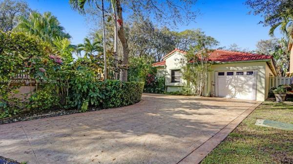 Poinciana At Chestnut Ranch, 7324 SW 114th Pl, Kendall, Florida 33173, image 1