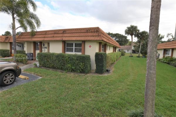 Fernley 3 At Cresthaven Townhomes, 5780 W Fernley Dr W #136, West Palm Beach, Florida 33415, image 2