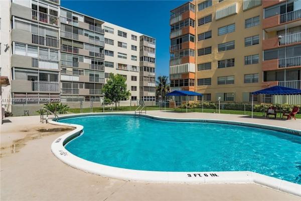 Three Seasons, 16410 Miami Dr #606, North Miami Beach, Florida 33162, image 1
