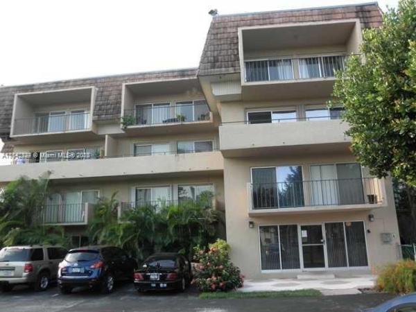Camino Circle, 7900 Camino Cir #106, Glenvar Heights, Florida 33143, image 1