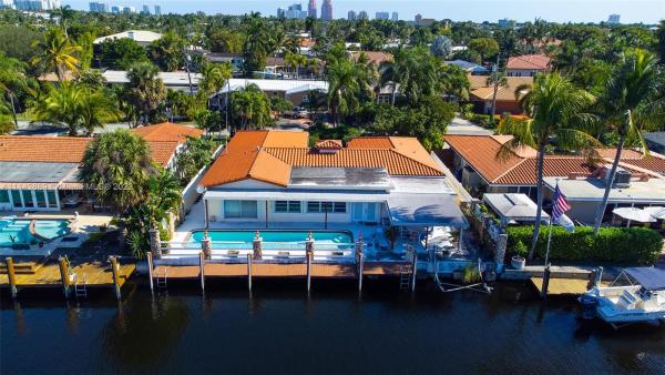 Middle River Manor, 2133 NE 17th Ter, Wilton Manors, Florida 33305, image 2