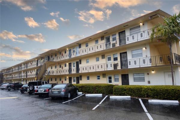 Biscayne Lake Gardens, 2810 NE 201st Ter #G322, Aventura, Florida 33180, image 1