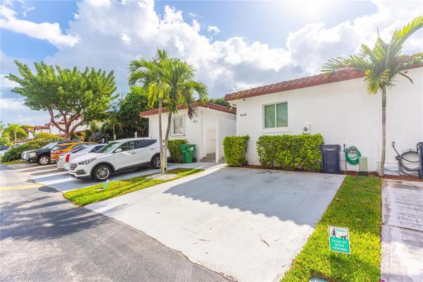 Saga Bay Townhomes, 8416 SW 208th Ter #8416, Cutler Bay, Florida 33189, image 2