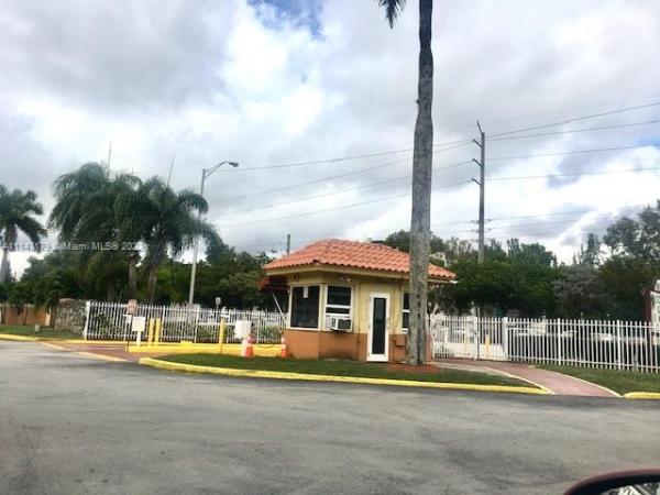 Coral Gate West, 7000 NW 186th St #4-322, Country Club, Florida 33015, image 2