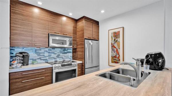 Bradley Hall, 4311 NW 16th St #107B, Lauderhill, Florida 33313, image 2