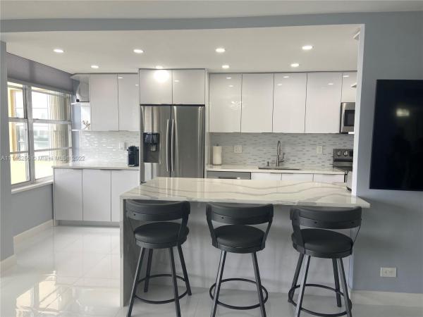 Winston Towers 400, 231 174th St #1801, Sunny Isles Beach, Florida 33160, image 2