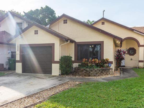 Quincey Park, 10028 SW 16th St, Pembroke Pines, Florida 33025, image 1