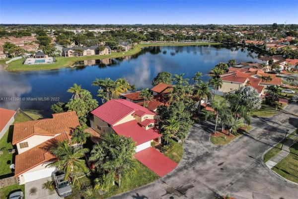 Angelica Gardens At Lakes Of Avalon, 8419 NW 189th Street Rd, Hialeah, Florida 33015, image 2