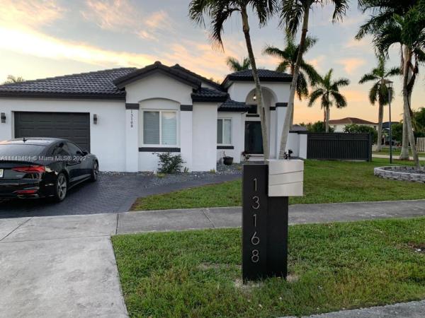 Shoma Homes At Tamiami, 13168 NW 10th Ln, Tamiami, Florida 33182, image 2