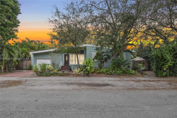 Coral Way Village, 8441 SW 29th St, Westchester, Florida 33155, image 2