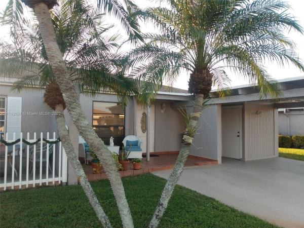 Camelot Village, 6696 Moonlit Dr, Delray Beach, Florida 33446, image 2