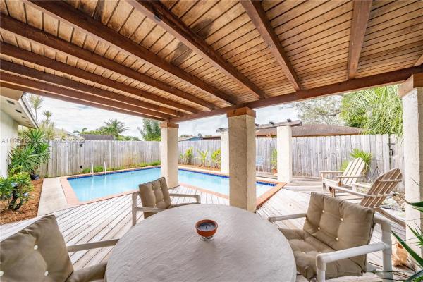 Winston Park, 13228 SW 85th Ln, Kendale Lakes, Florida 33183, image 2
