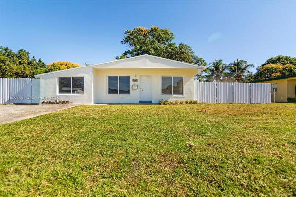 Lake Lucerne, 20421 NW 25th Ave, Miami Gardens, Florida 33056, image 2
