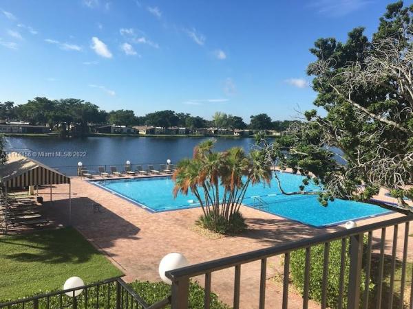 Villas At Carriage Hills Lakeside, 200 Berkley Rd #126, Hollywood, Florida 33024, image 2