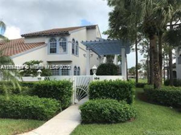 Ryder Cup Villas, 104 Ryder Cup Cir S, Palm Beach Gardens, Florida 33418, image 2