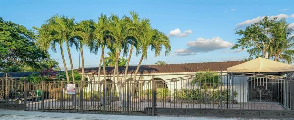 Darlington Manor, 5841 SW 94th Ct, Sunset, Florida 33173, image 2