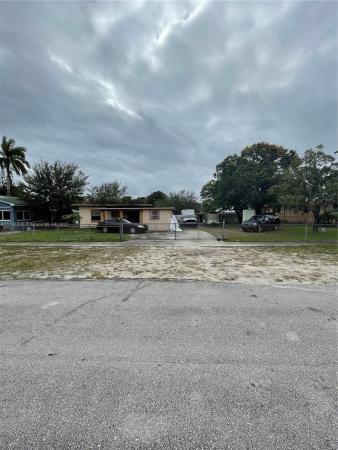 Community Gardens, 2536 York St, Opa-Locka, Florida 33054, image 1