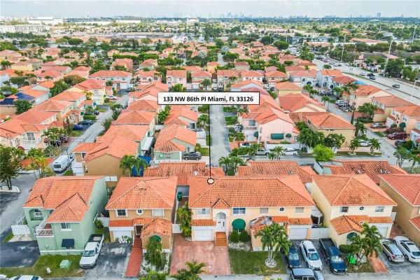 Galloway Lakes, 133 NW 86th Pl, Fountainebleau, Florida 33126, image 2