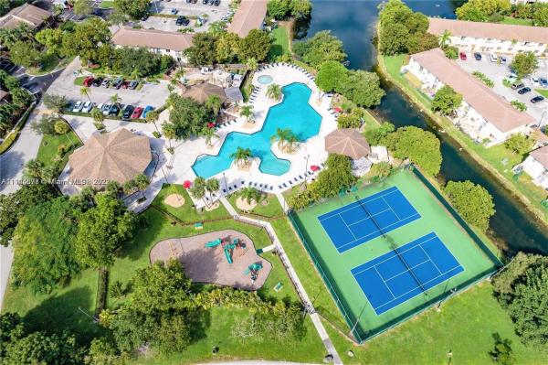 Snapper Village, 6251 116th Pl #F, Kendall, Florida 33173, image 2