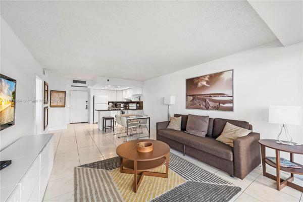The Alexander Hotel, 5225 Collins Ave #408, Miami Beach, Florida 33140, image 2