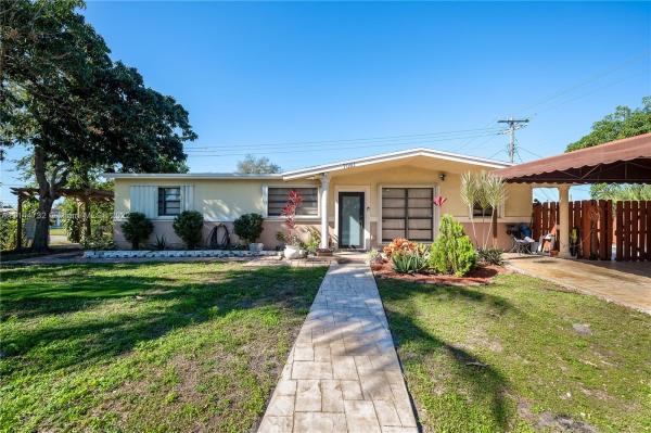 Heritage Homes, 7061 Moseley St, Hollywood, Florida 33024, image 2