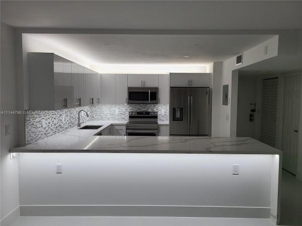 Admirals Port West, 2801 NE 183rd St #608W, Aventura, Florida 33160, image 2