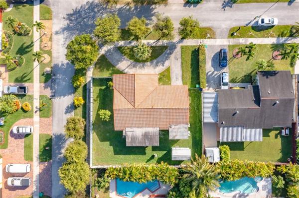 Winston Park, 7212 SW 134th Pl, Kendale Lakes, Florida 33183, image 2