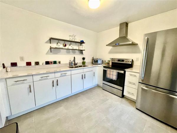 Lakeview Gardens, 5425 SW 77th Ct #209D, Glenvar Heights, Florida 33155, image 2