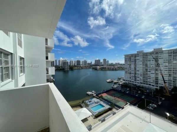 Commodore Plaza Century, 2780 NE 183rd St #1506, Aventura, Florida 33160, image 2
