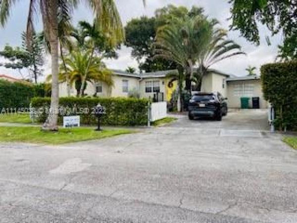 Coral Way Village, 8260 SW 31st St, Westchester, Florida 33155, image 2