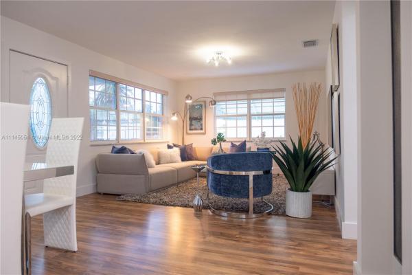 290 NE 112th St, Unincorporated Dade County, Florida 33161, image 2