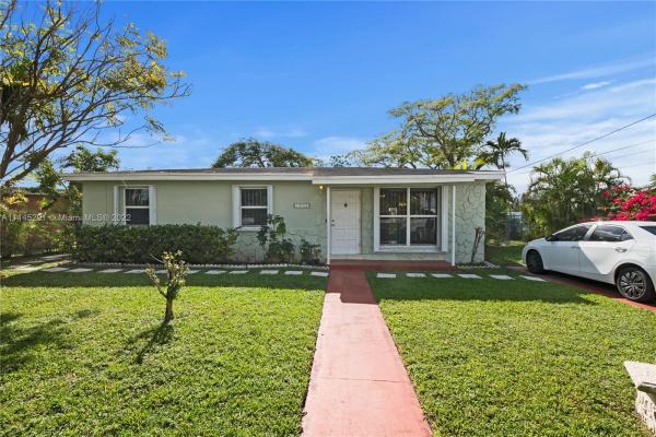 Westwood Lakes Residential, 10706 SW 44th St, Westwood Lakes, Florida 33165, image 2