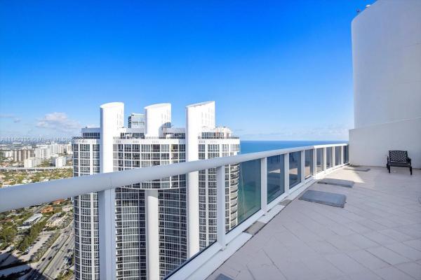 Trump Palace, 18101 Collins Ave #5506, Sunny Isles Beach, Florida 33160, image 2