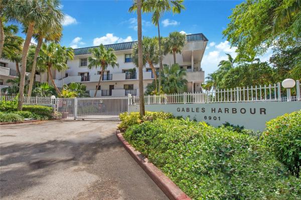 Gables Harbour, 6901 Edgewater Dr #324, Coral Gables, Florida 33133, image 2
