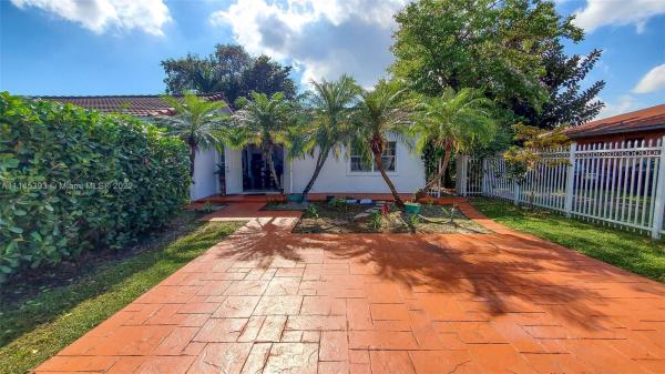 West Silver Crest, 1362 NW 102nd St, Pinewood, Florida 33147, image 1