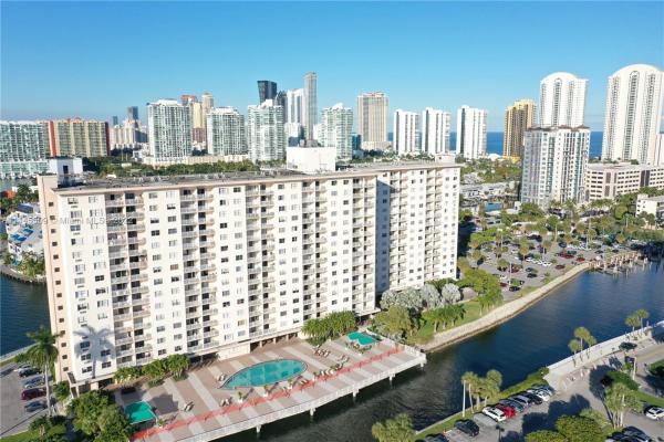 Coastal Towers, 400 Kings Point Dr #1622, Sunny Isles Beach, Florida 33160, image 2
