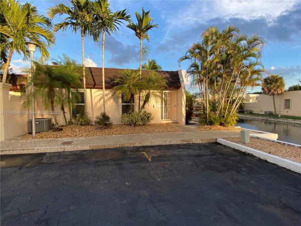 Miami Lakes Golf Course Village, 7408 Big Cypress Dr #7408, Miami Lakes, Florida 33014, image 2
