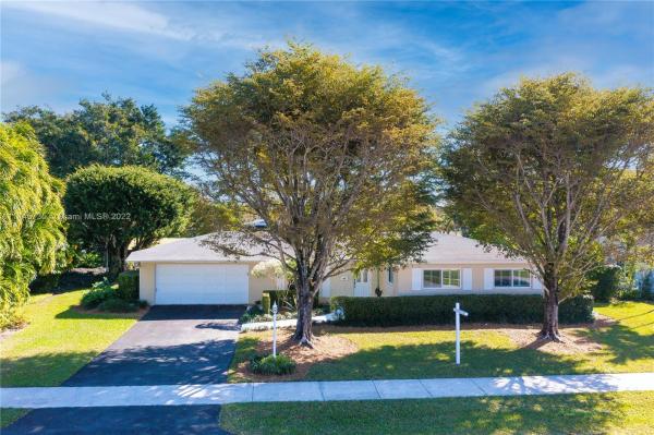 Kendale South, 10181 SW 99th Ave, Kendall, Florida 33176, image 2