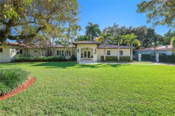 Coral Gables Country Club, 1424 Algardi Ave, Coral Gables, Florida 33146, image 2
