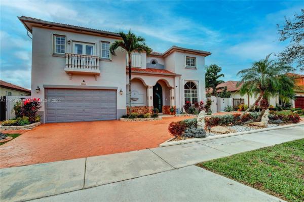 Oak Place, 7810 NW 161st Ter, Miami Lakes, Florida 33016, image 2