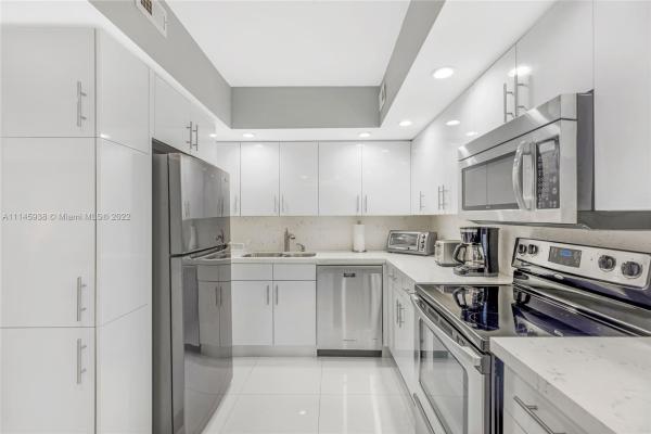 5600 Collins, 5600 E Collins Ave #8D, Miami Beach, Florida 33140, image 2