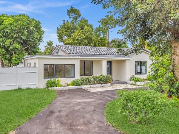 529 NE 109th St, Unincorporated Dade County, Florida 33161, image 2