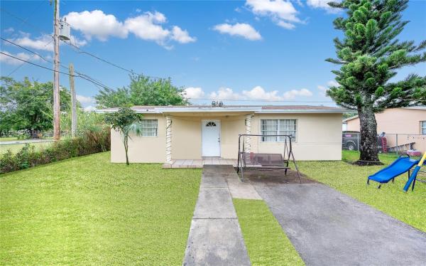 Mac Arthur Homesites, 979 NW 14th St, Florida City, Florida 33034, image 2
