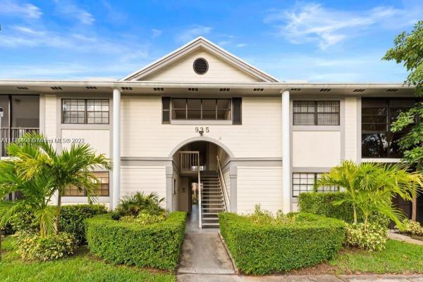 Carmel At The California Club, 935 NE 199th St #104-16, Ives Estates, Florida 33179, image 2